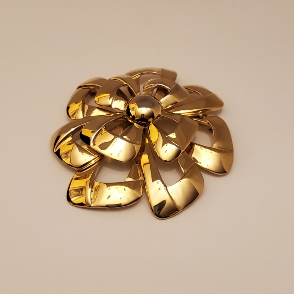 TRIFARI Gold Statement Brooch Ribbon Bow Vintage Pin